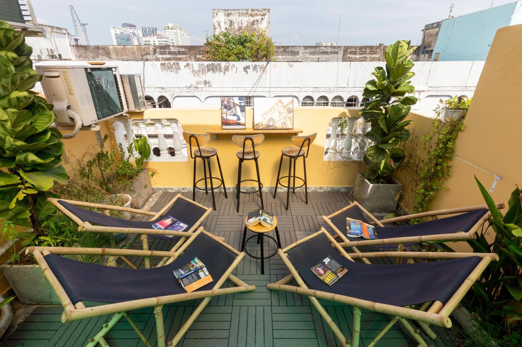 Saigon Authentic Hostel - Daily Walking Morning City Tour, Fresh Daily Breakfast, Gym & Rooftop Billiard Ho Chi Minh City Exterior photo