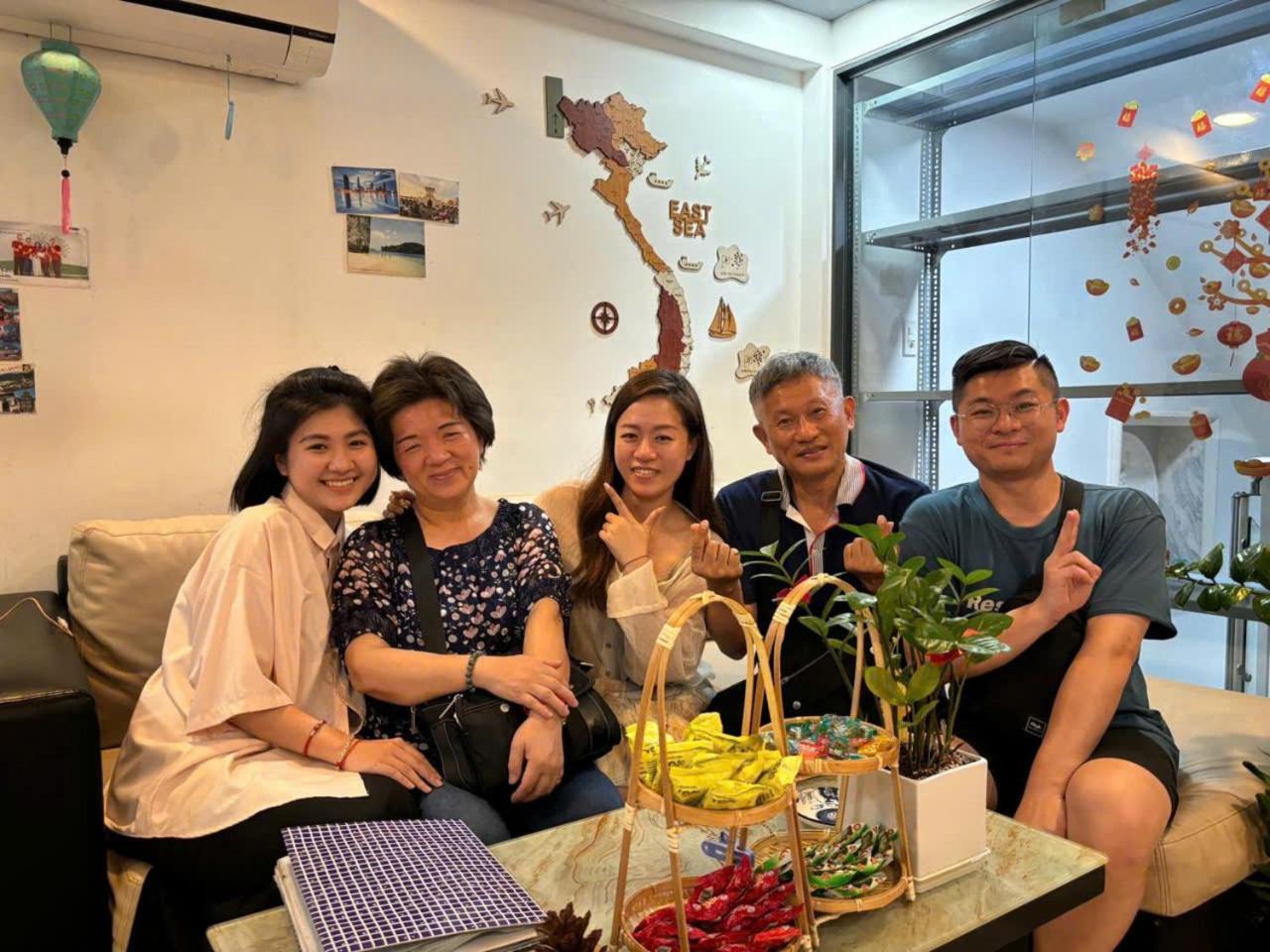 Saigon Authentic Hostel - Daily Walking Morning City Tour, Fresh Daily Breakfast, Gym & Rooftop Billiard Ho Chi Minh City Exterior photo