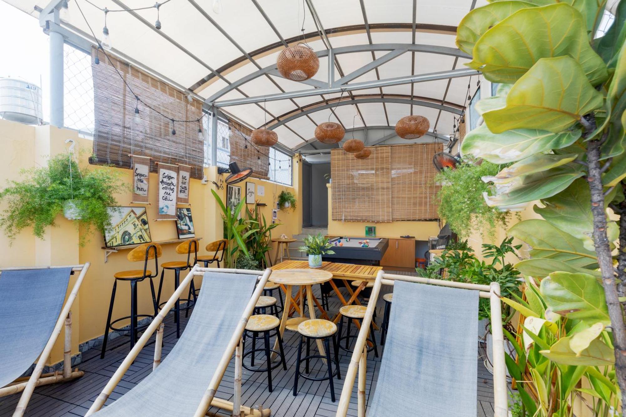 Saigon Authentic Hostel - Daily Walking Morning City Tour, Fresh Daily Breakfast, Gym & Rooftop Billiard Ho Chi Minh City Exterior photo